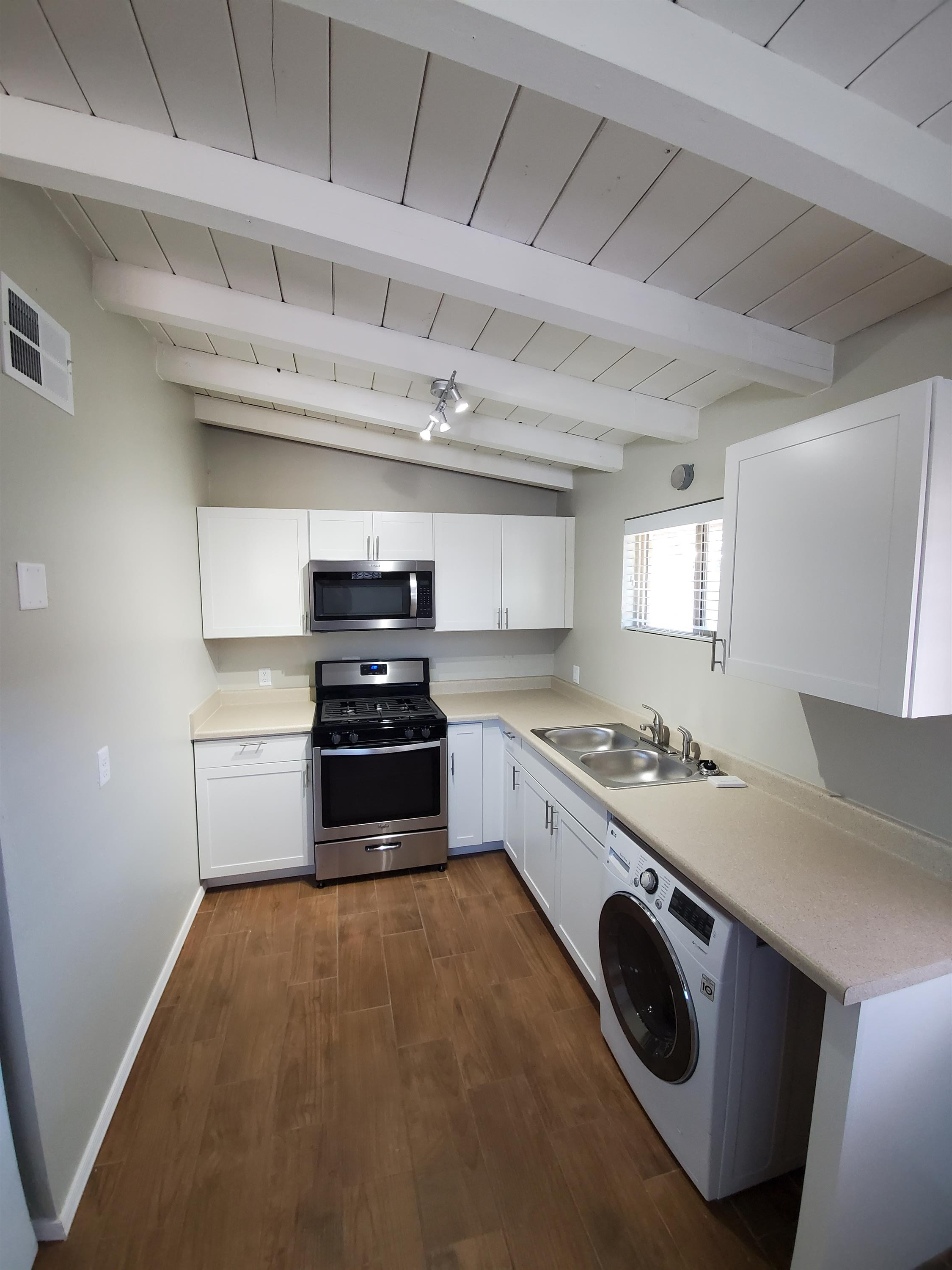 2221 E Grant Rd Apt B